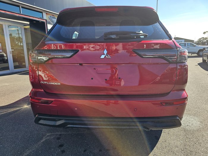 2025 Mitsubishi Outlander ES
