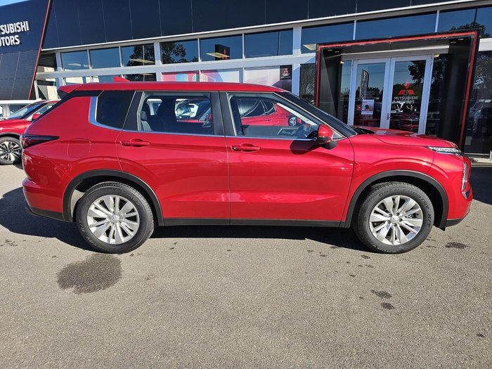 2025 Mitsubishi Outlander ES