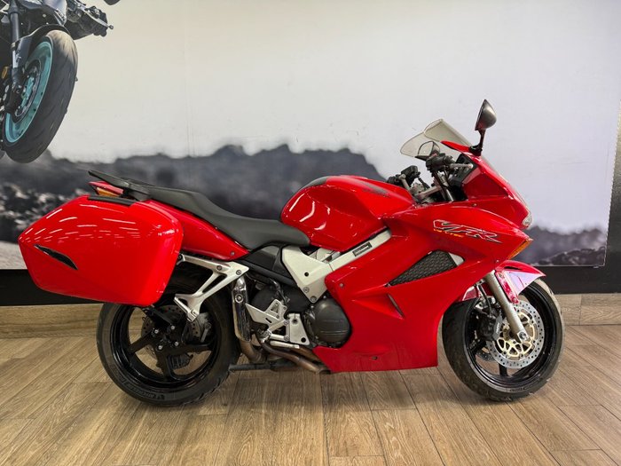 2002 Honda VFR800F (VFR800Fi) RED