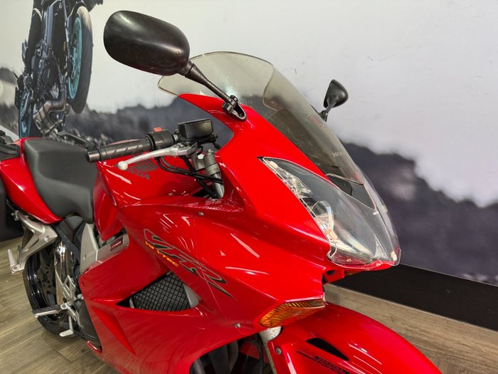 2002 Honda VFR800F (VFR800Fi) RED