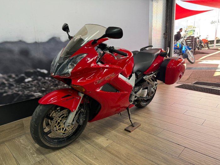 2002 Honda VFR800F (VFR800Fi) RED