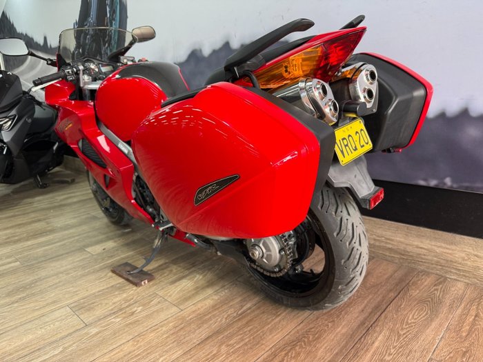2002 Honda VFR800F (VFR800Fi) RED