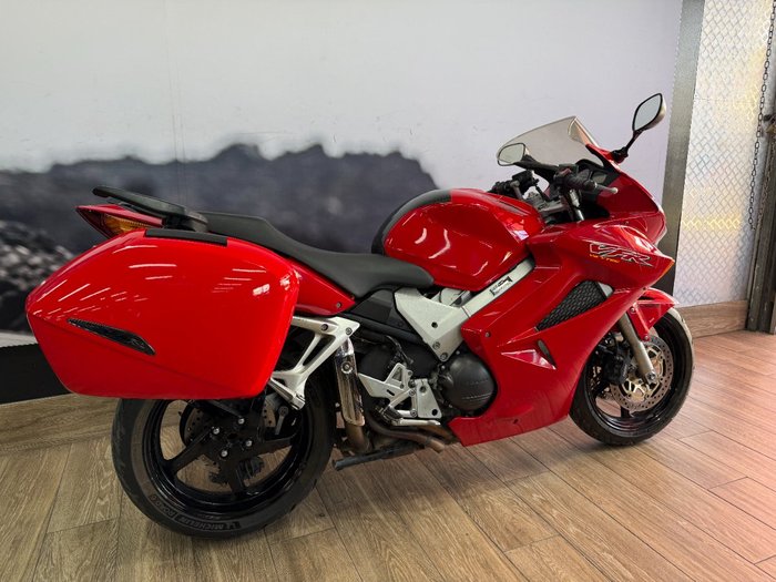 2002 Honda VFR800F (VFR800Fi) RED