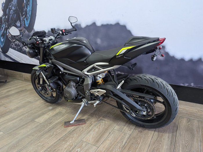 2022 Triumph STREET TRIPLE RS Black