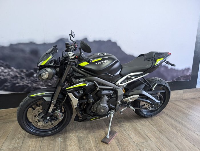 2022 Triumph STREET TRIPLE RS Black