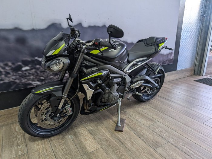 2022 Triumph STREET TRIPLE RS Black