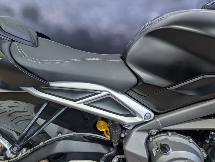 2022 Triumph STREET TRIPLE RS Black