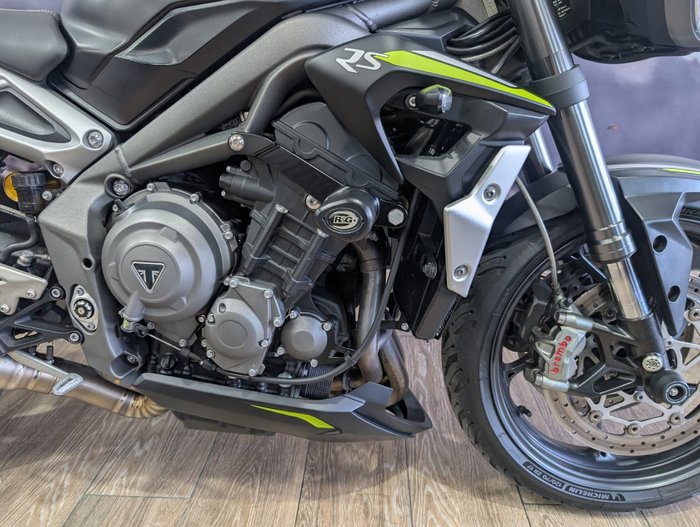 2022 Triumph STREET TRIPLE RS Black