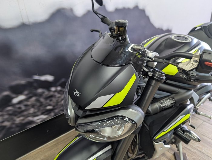 2022 Triumph STREET TRIPLE RS Black