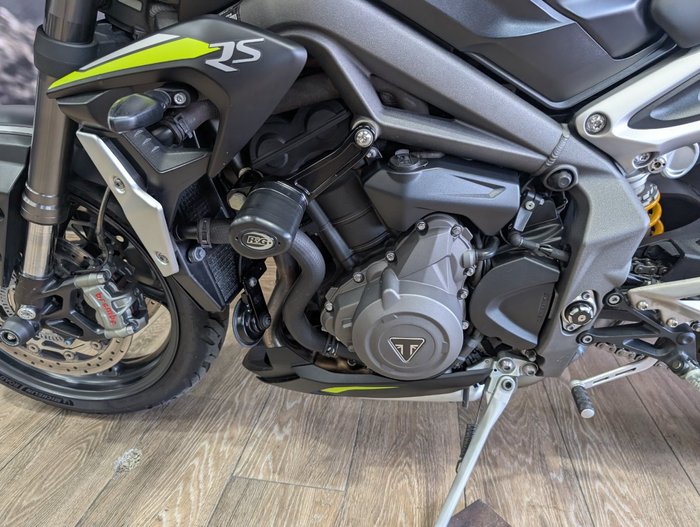 2022 Triumph STREET TRIPLE RS Black