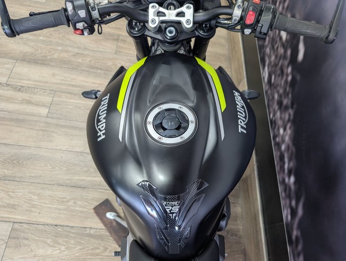 2022 Triumph STREET TRIPLE RS Black