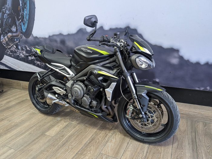 2022 Triumph STREET TRIPLE RS Black