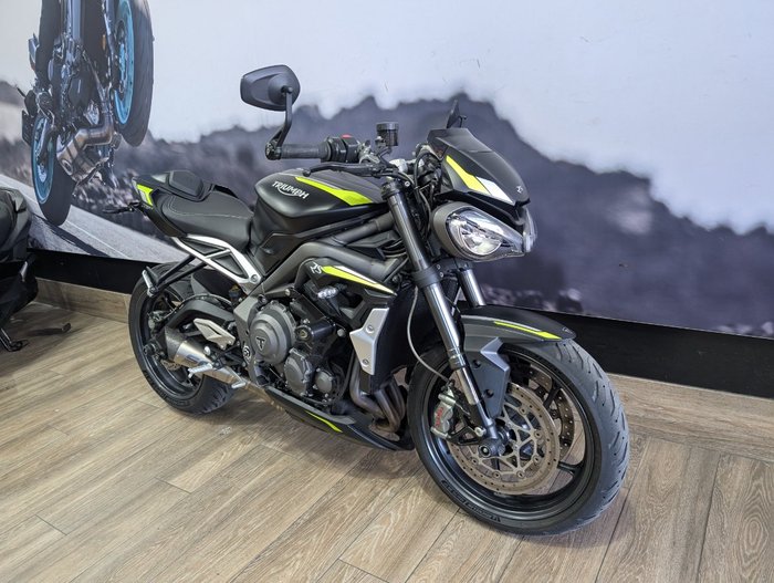 2022 Triumph STREET TRIPLE RS Black