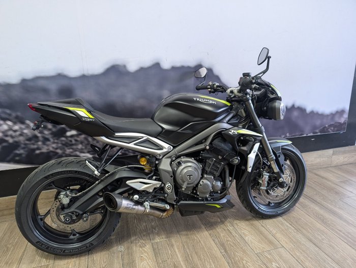 2022 Triumph STREET TRIPLE RS Black