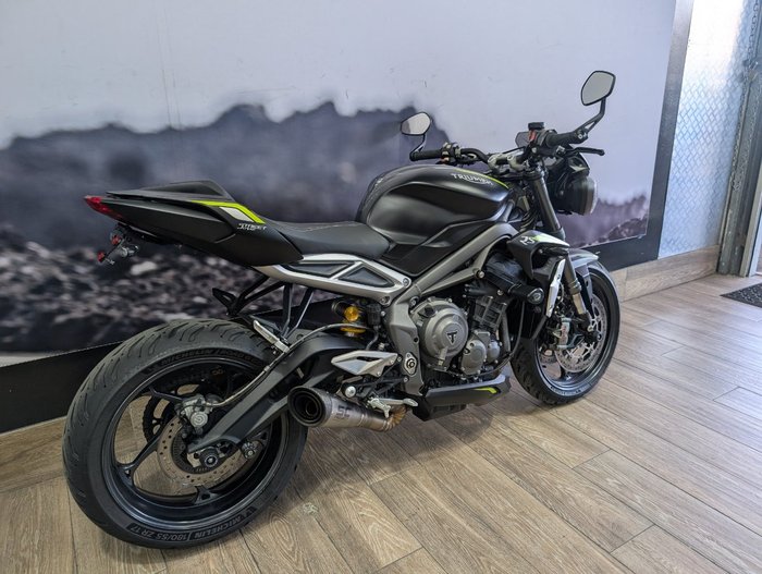 2022 Triumph STREET TRIPLE RS Black