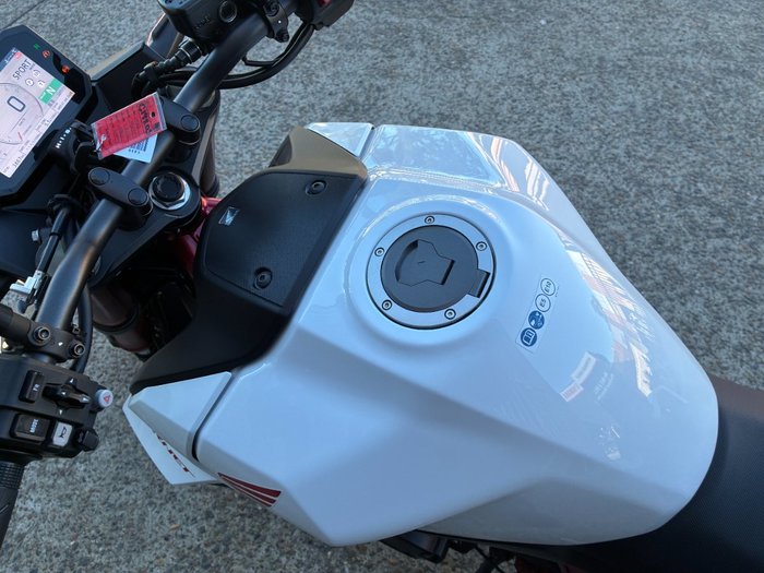 2023 Honda CB750 (HORNET) WHITE