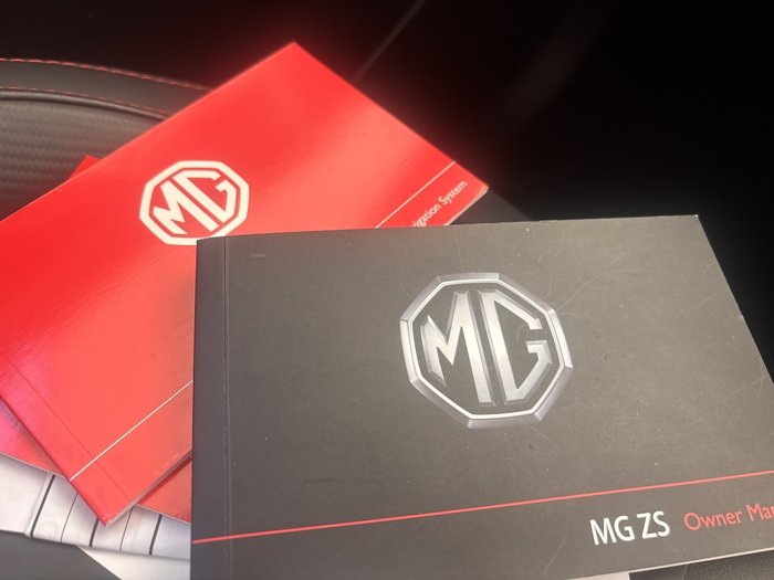 2023 MG ZST Essence