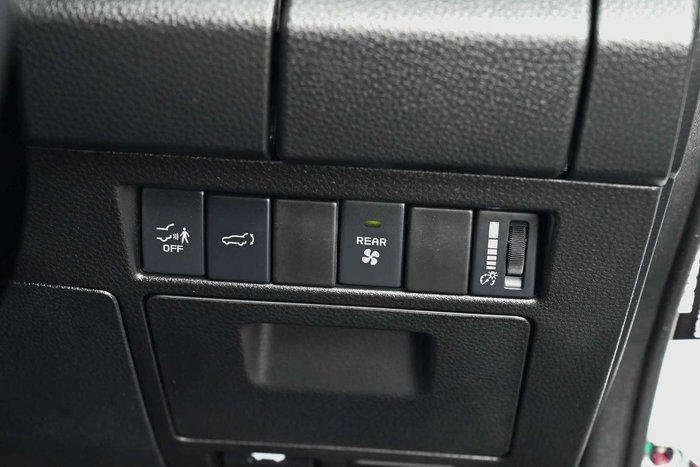 2024 Isuzu MU-X LS-T