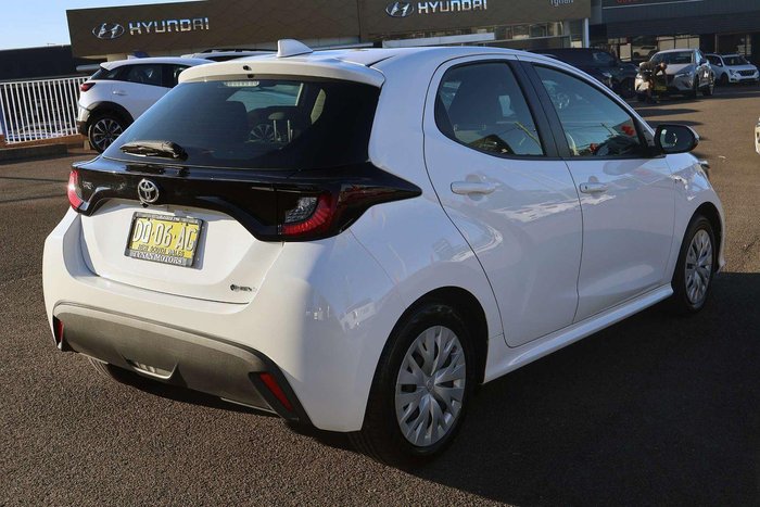 2024 Toyota Yaris Ascent Sport Hybrid