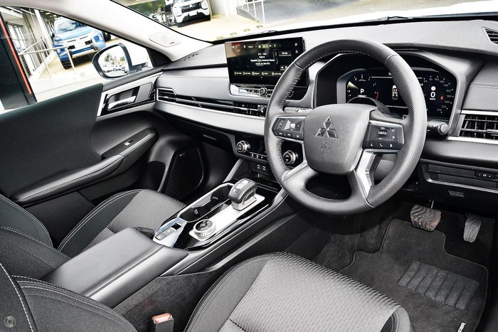 2025 Mitsubishi Outlander LS ZM MY25 White Diamond