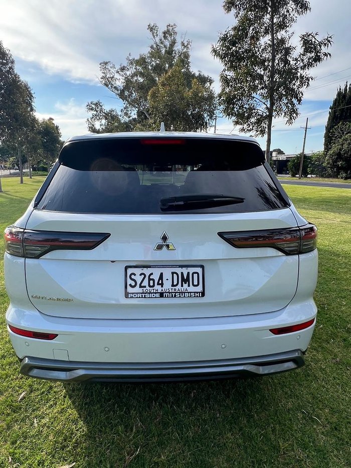 2025 Mitsubishi Outlander LS