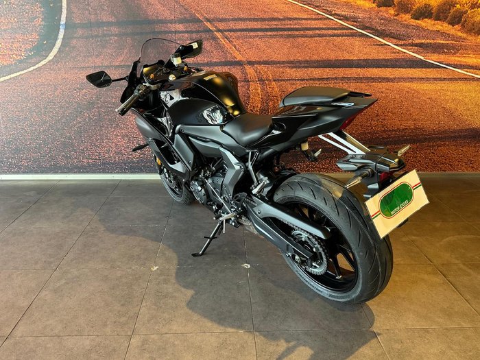 2025 Yamaha YZF-R7 LAMs YZF-R Black
