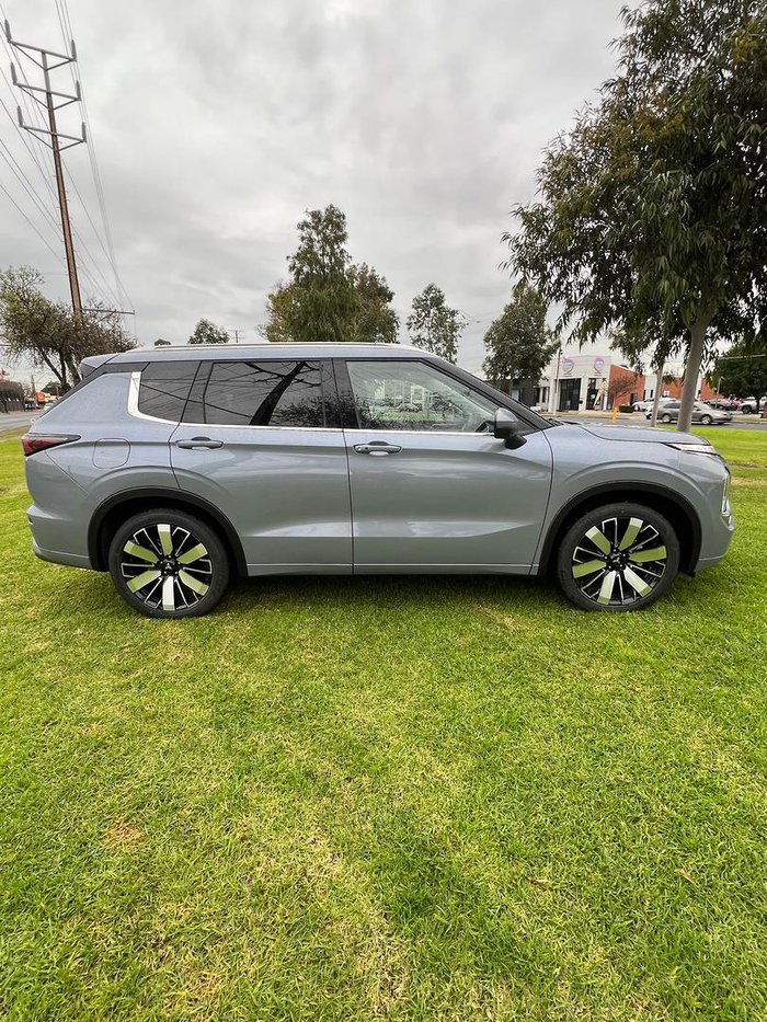 2025 Mitsubishi Outlander Exceed