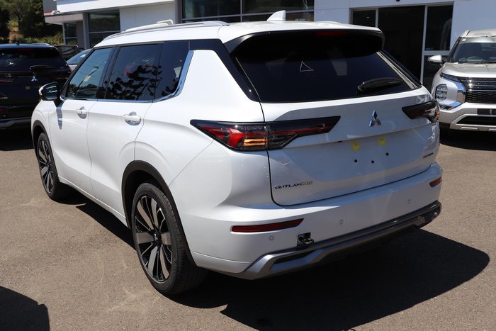2026 Mitsubishi Outlander Exceed