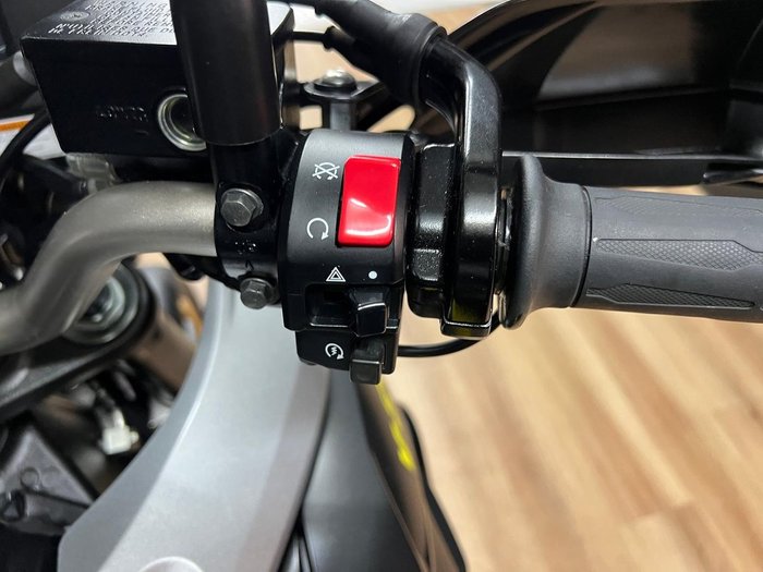 2017 SUZUKI V-STROM 1000 (ABS) (DL1000A) Yellow