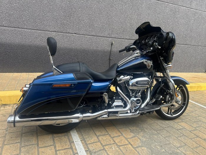 2018 Harley-Davidson Street Glide Anniversary 107 (FLHX_ANV) Touring