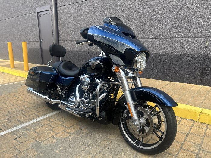 2018 Harley-Davidson Street Glide Anniversary 107 (FLHX_ANV) Touring
