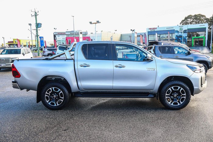 2022 Toyota Hilux SR5