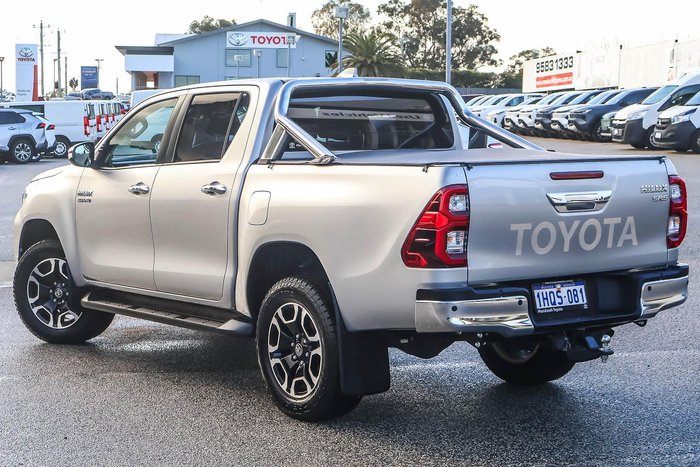 2022 Toyota Hilux SR5