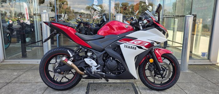 2015 Yamaha YZF-R3 R3 Red