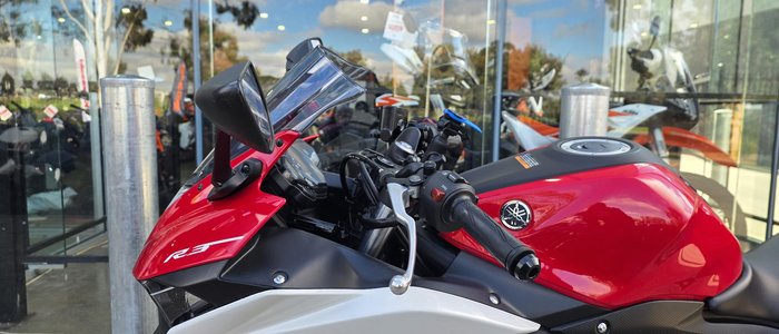 2015 Yamaha YZF-R3 R3 Red