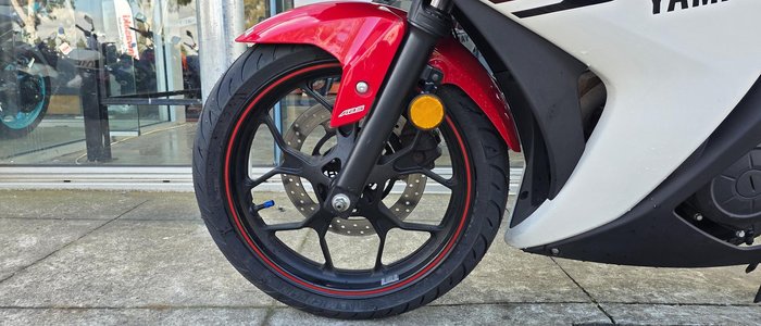 2015 Yamaha YZF-R3 R3 Red