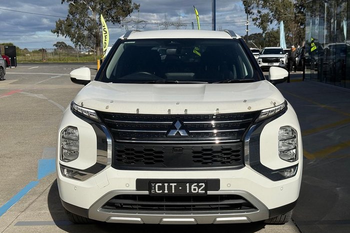 2023 Mitsubishi Outlander LS
