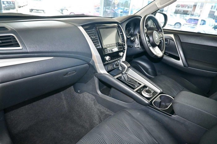 2024 Mitsubishi Pajero Sport GLS