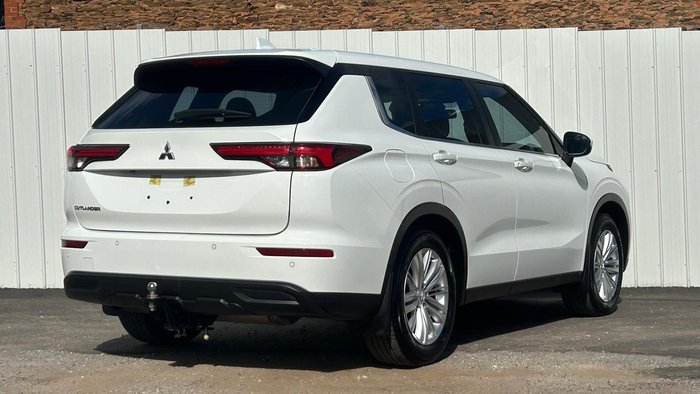 2022 Mitsubishi Outlander ES