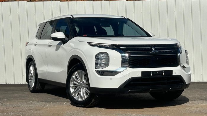 2022 Mitsubishi Outlander ES