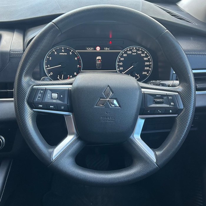2022 Mitsubishi Outlander ES