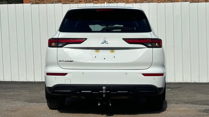 2022 Mitsubishi Outlander ES