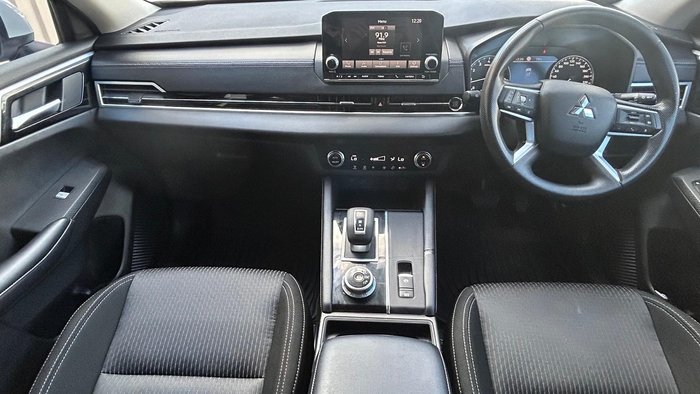 2022 Mitsubishi Outlander ES