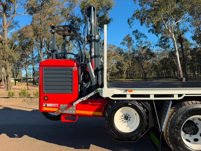 2026 Isuzu F Series FYJ 320-355 AT R67