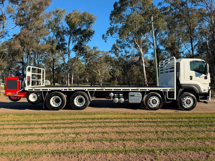 2026 Isuzu F Series FYJ 320-355 AT R67