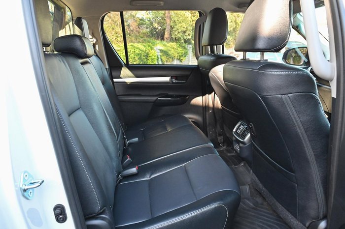 2024 Toyota Hilux SR5 48V GUN126R 4X4 Dual Range Frosted White