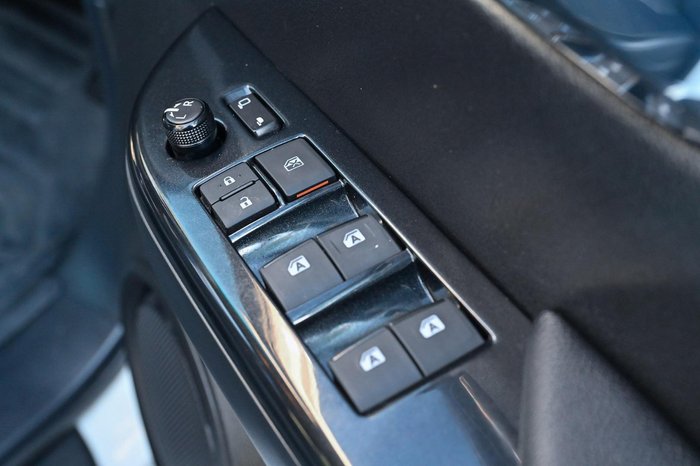 2024 Toyota Hilux SR5 48V GUN126R 4X4 Dual Range Frosted White
