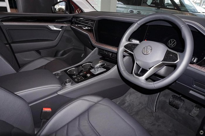 2025 Volkswagen Touareg 170TDI