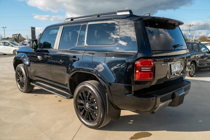2025 Toyota Landcruiser Prado VX