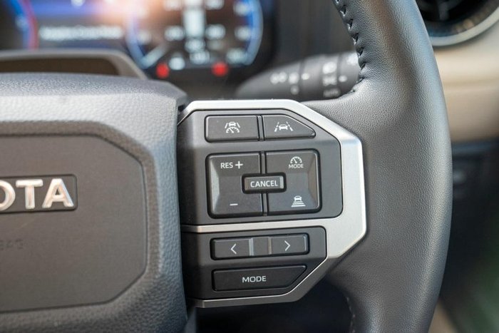 2025 Toyota Landcruiser Prado VX